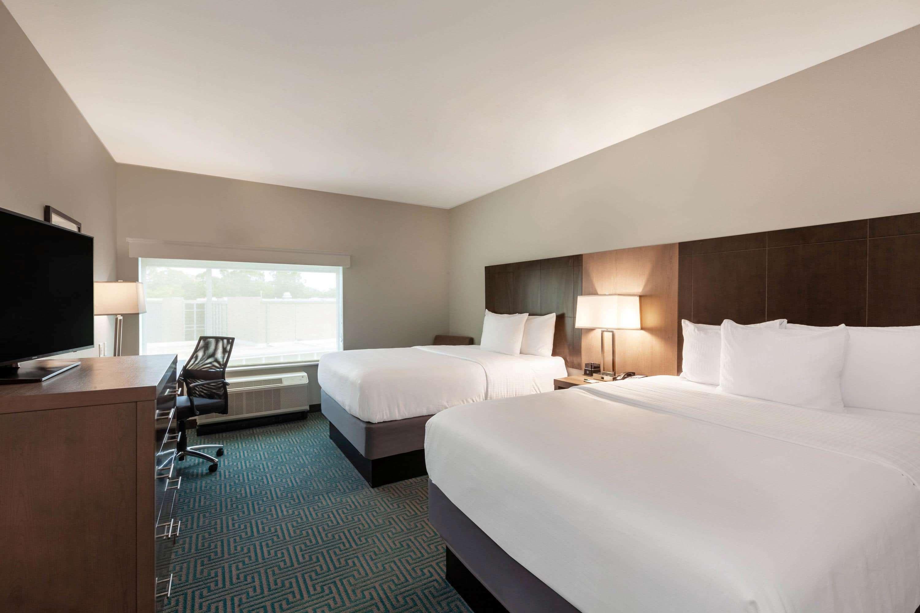 La Quinta Inn & Suites By Wyndham Lafayette Oil Center Екстер'єр фото
