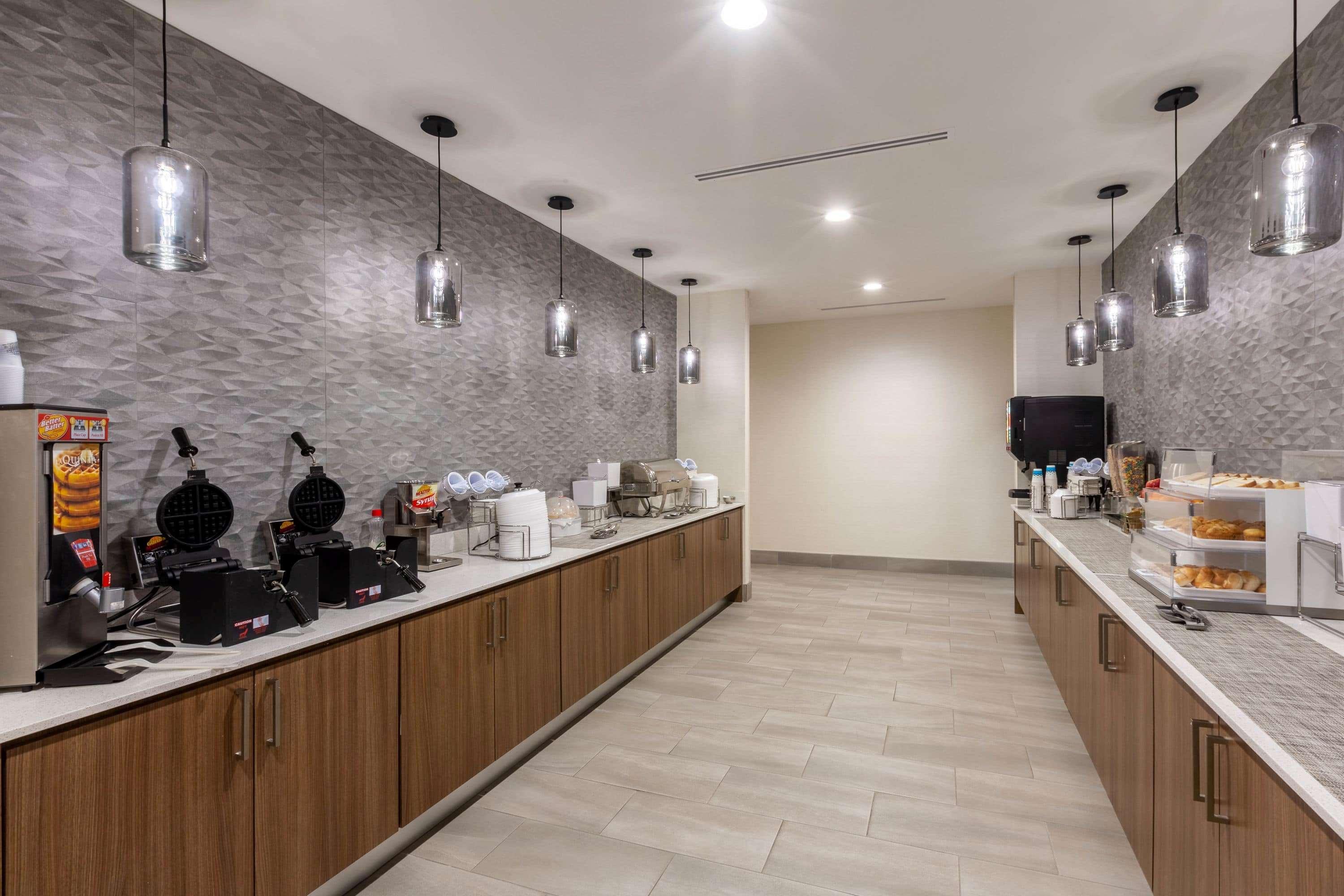 La Quinta Inn & Suites By Wyndham Lafayette Oil Center Екстер'єр фото